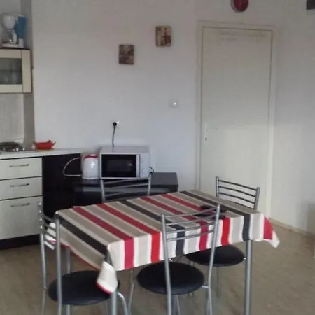 In 33549 Apartman